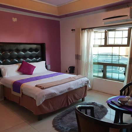 Mathlyn Guest House Франсістаун Екстер'єр фото