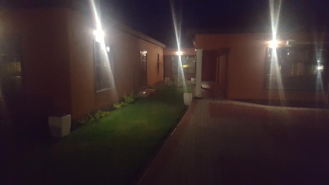 Mathlyn Guest House Франсістаун Екстер'єр фото